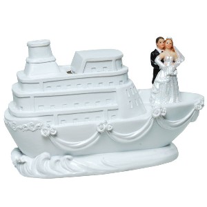 Dekorative Hochzeits-Spardose Brautpaar mit Schiff
<br>
<br>Poly, 10,5 x 16,5 cm
<br>